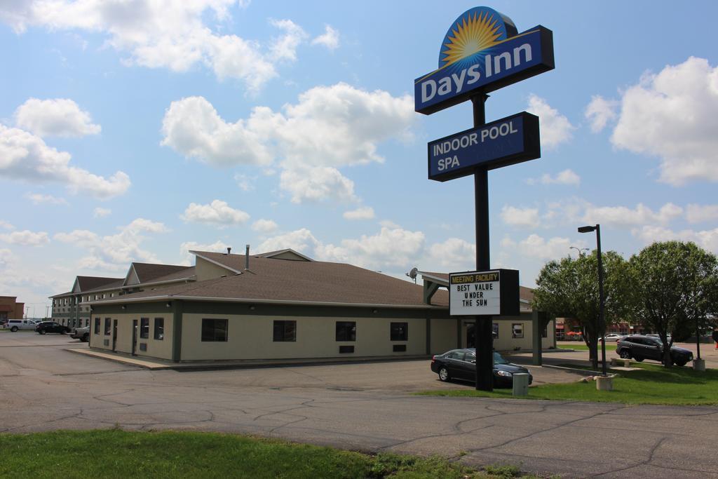 Days Inn By Wyndham Watertown Kültér fotó