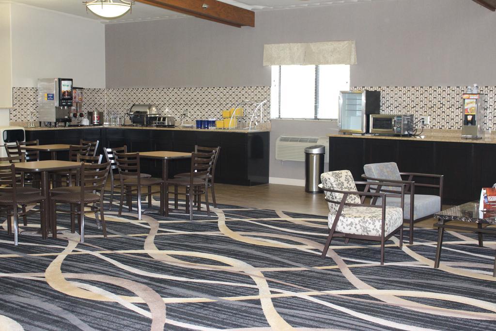 Days Inn By Wyndham Watertown Kültér fotó