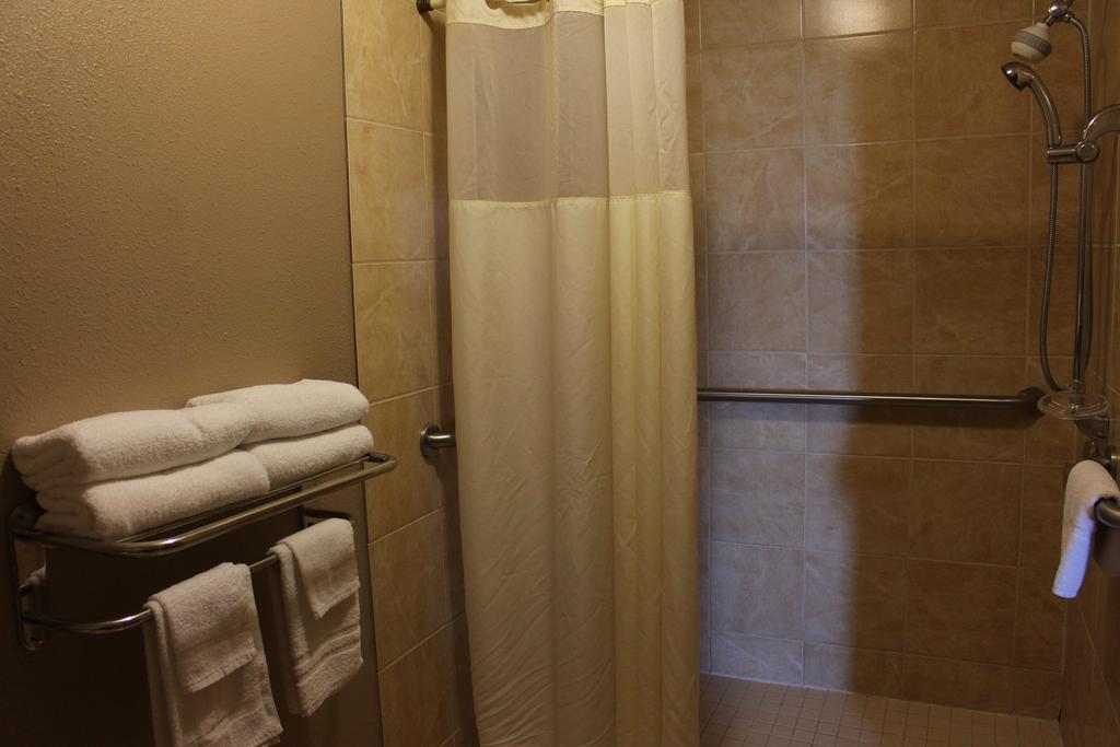 Days Inn By Wyndham Watertown Szoba fotó