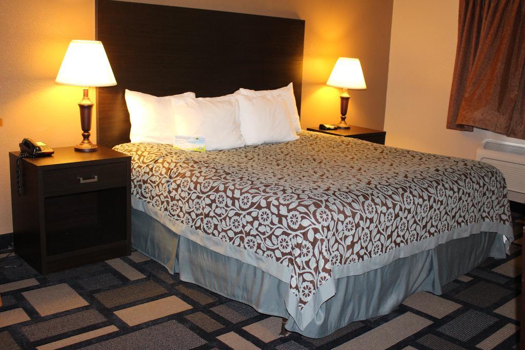 Days Inn By Wyndham Watertown Szoba fotó