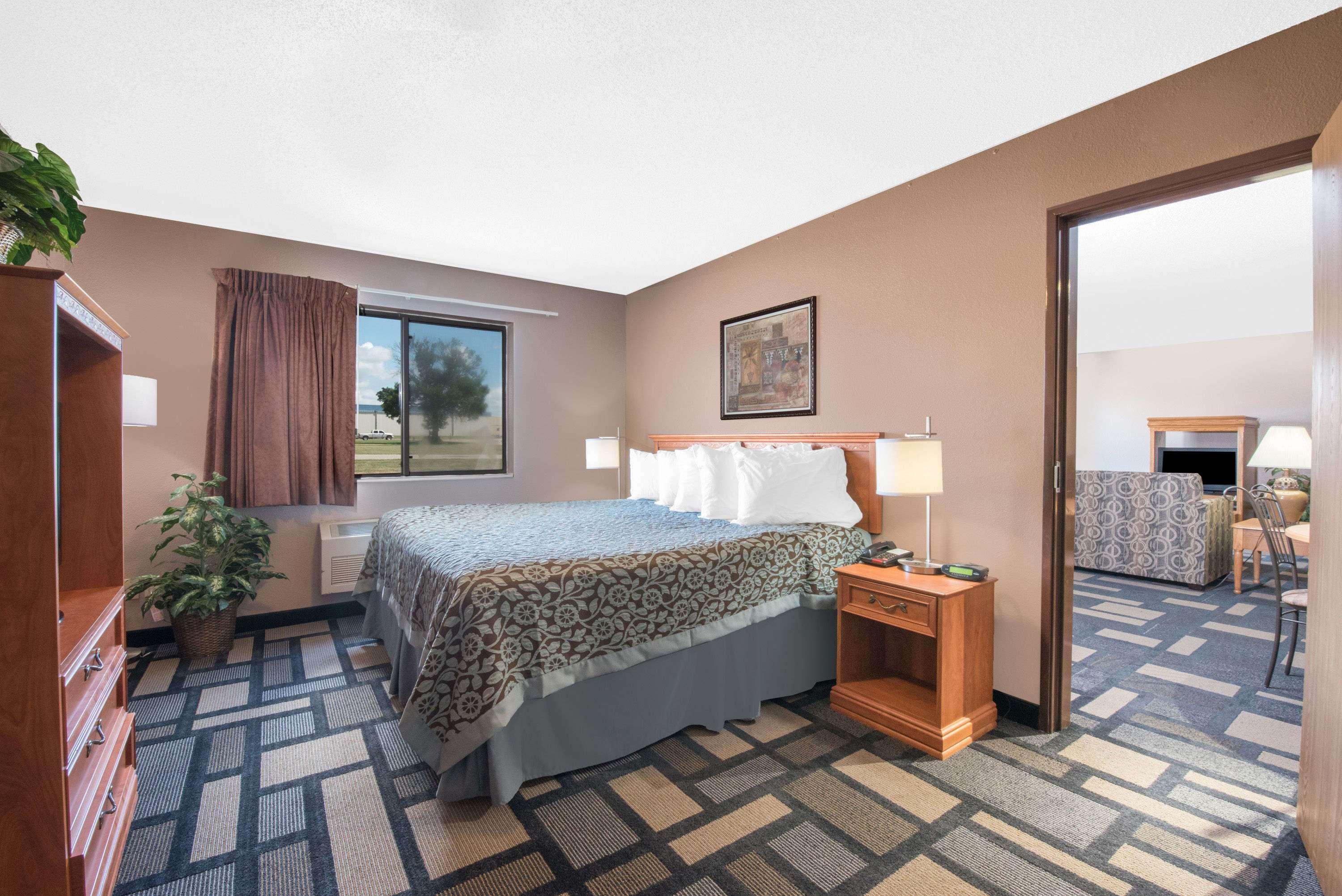 Days Inn By Wyndham Watertown Kültér fotó