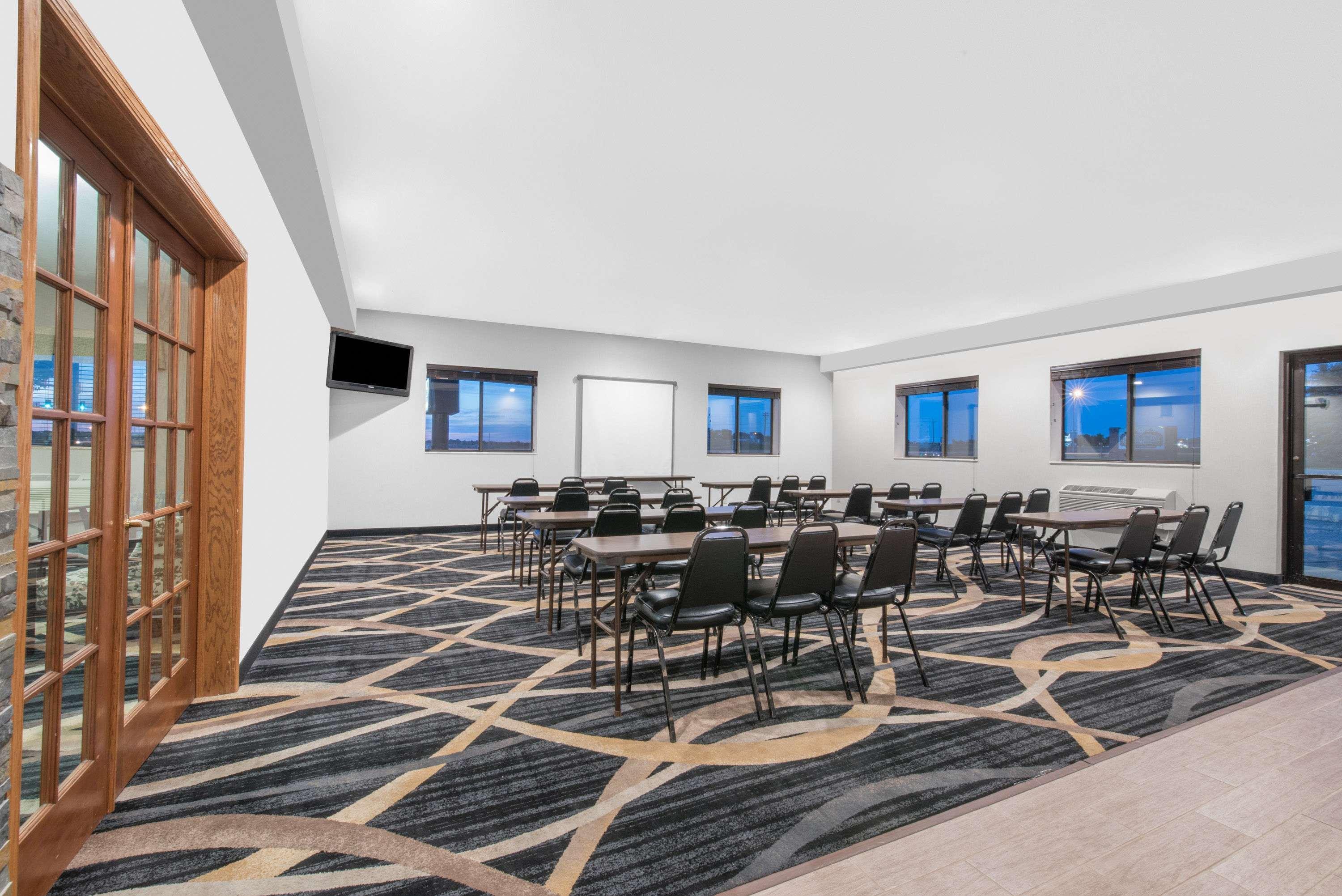 Days Inn By Wyndham Watertown Kültér fotó
