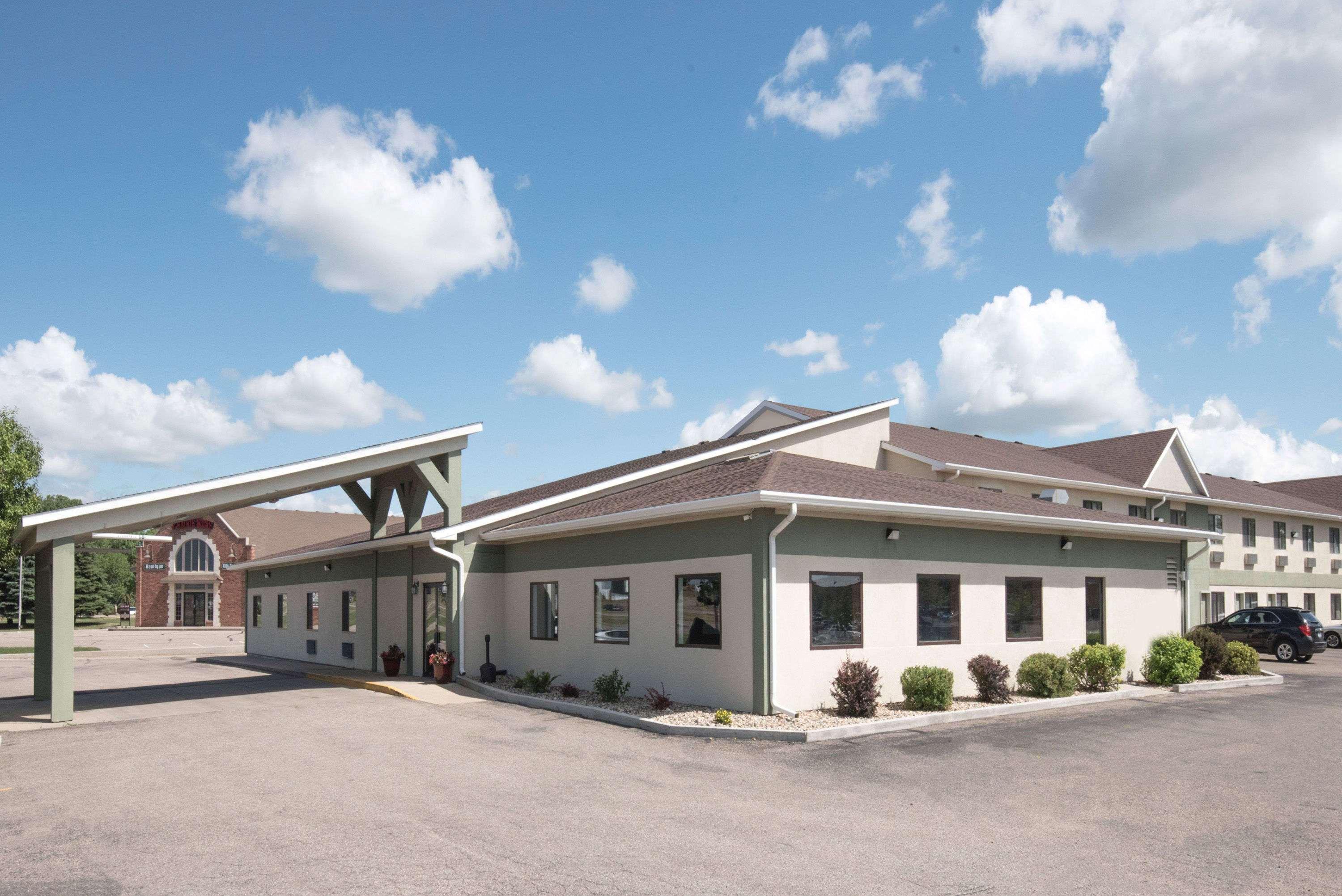Days Inn By Wyndham Watertown Kültér fotó